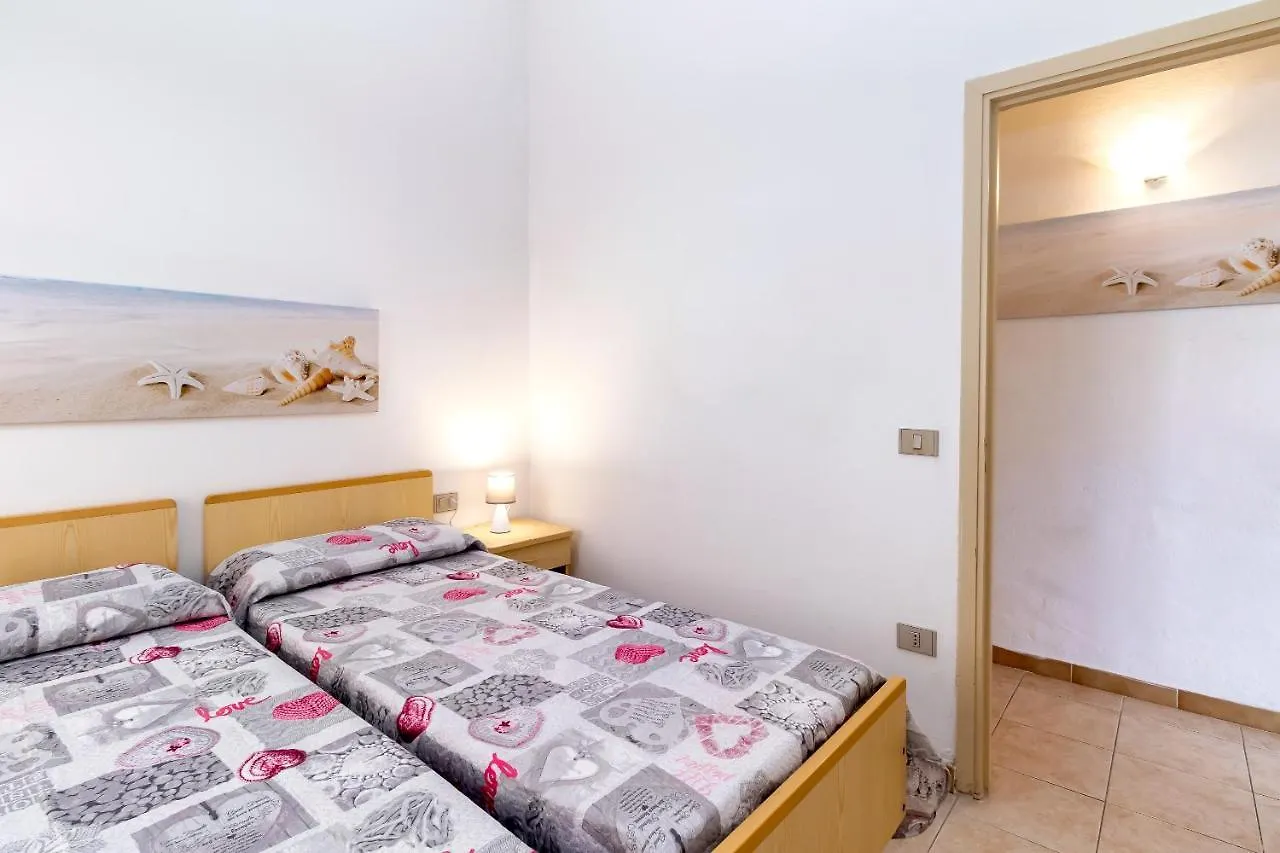 Casa Spiaggia Molo 1 ايزولا روسا 0*,  إيطاليا